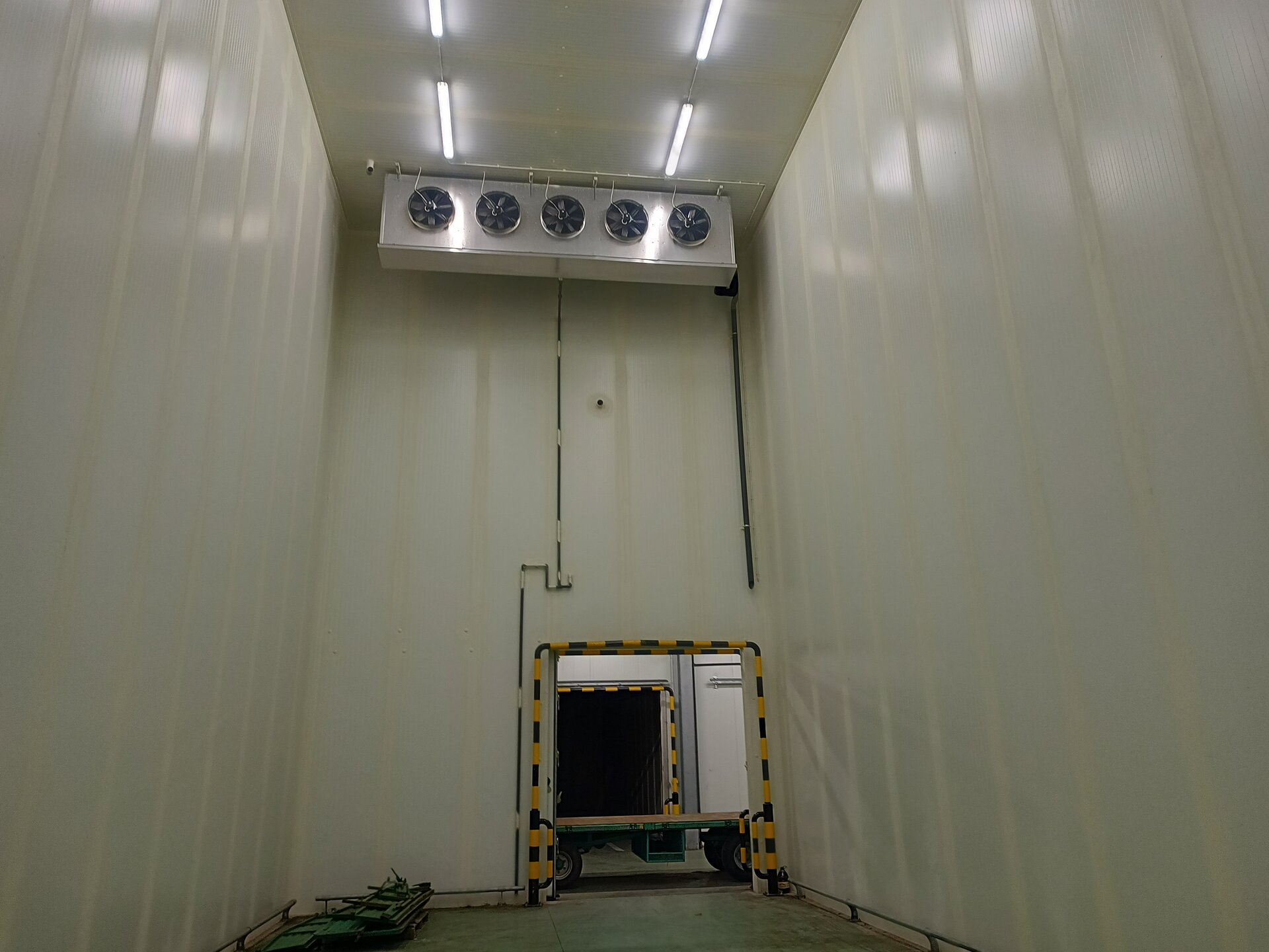 Drzwi chłodnicze - szczelne zamknięcia